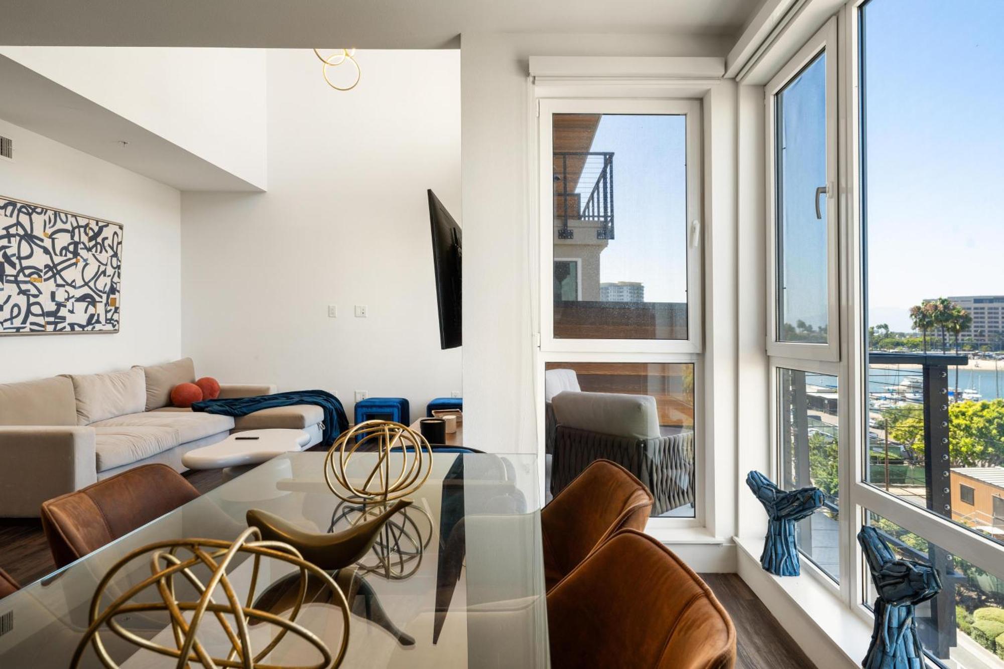 Sky-high Elegance Waterfront Penthouse 4 Beds Apartamento *